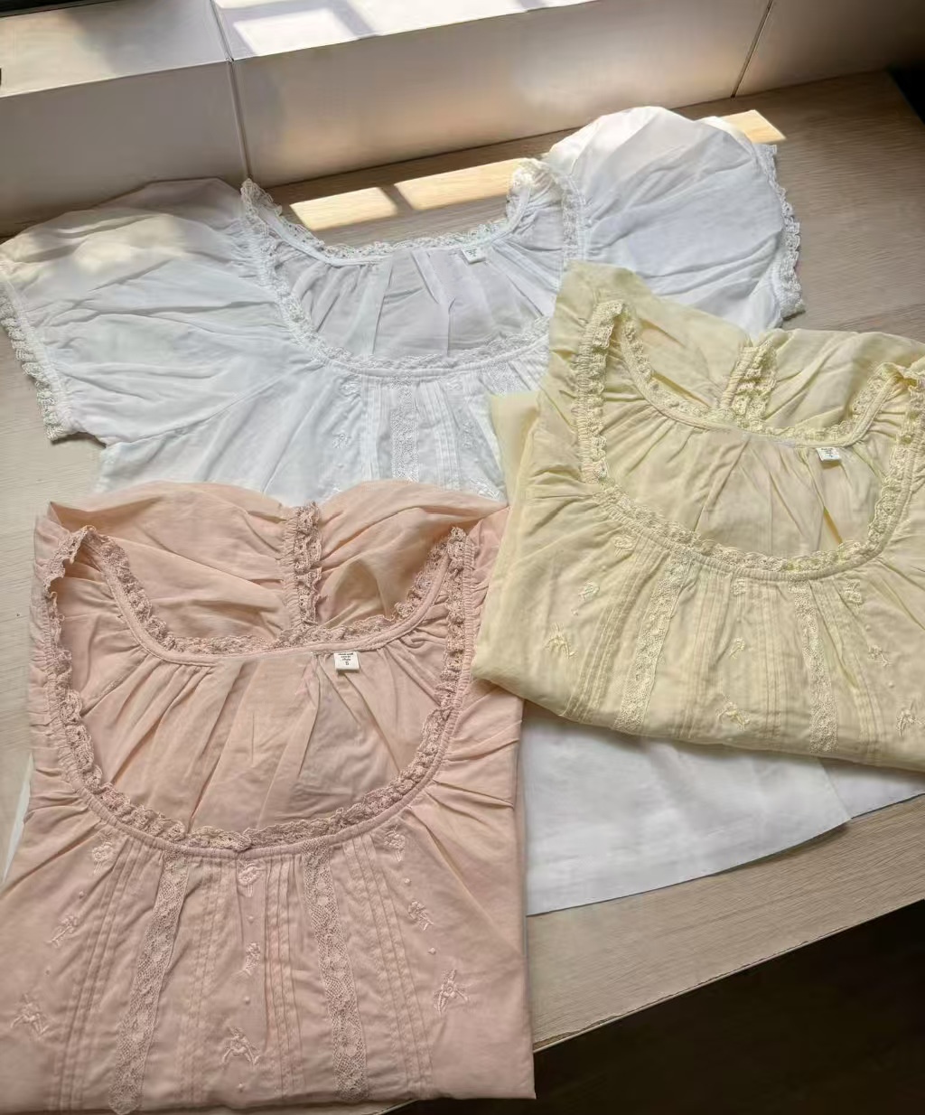 Blusa de Mujer con Encaje y Bo - Embroidery Patch reseña y precio