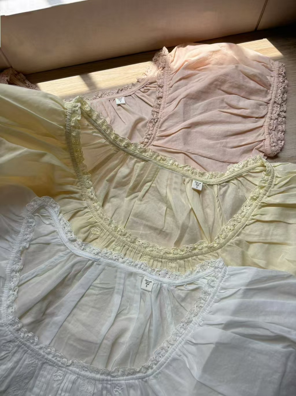 Blusa de Mujer con Encaje y Bo - Embroidery Patch reseña y precio